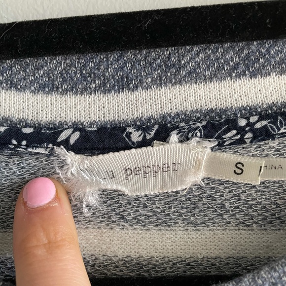 Blu Pepper Top size small - Picture 8 of 8